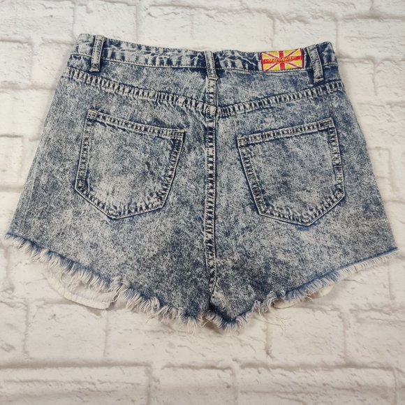 Machine pour neuf mode womens distressed booty mini acid wash denim retro sz 30 - Picture 2 of 6
